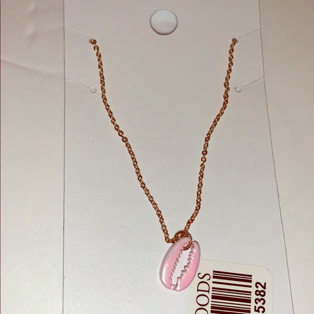 Pink seashell necklace - Picture 3 of 5